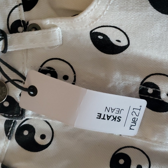 Ying yang skater jean - Picture 2 of 3